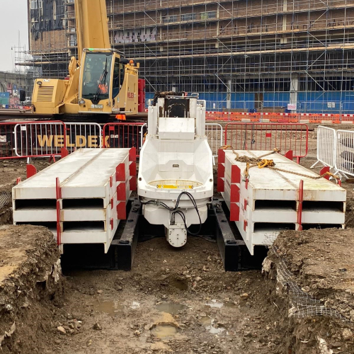 A silent piler on site